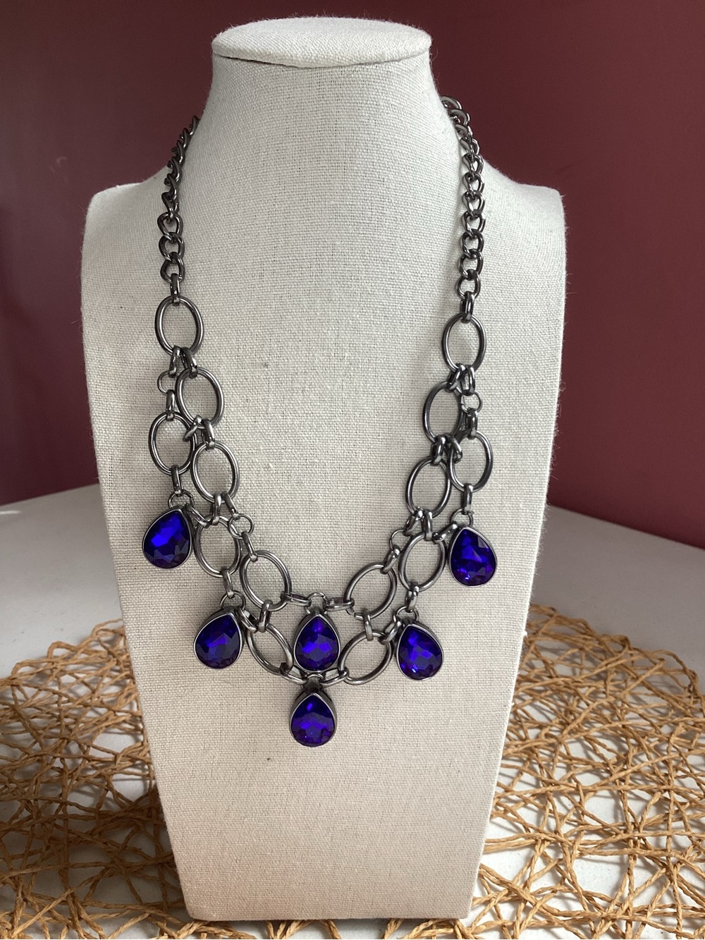 Elegant Blue and Silver Tone Necklace